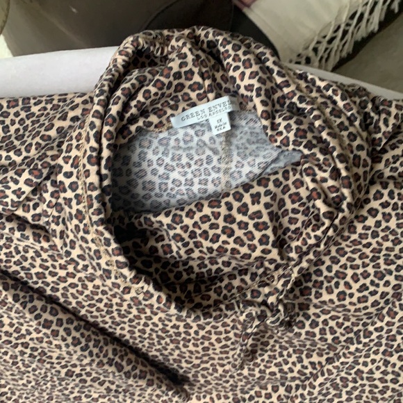 Green Envelope 1x Animal Cowl Neck Top - Picture 2 of 9